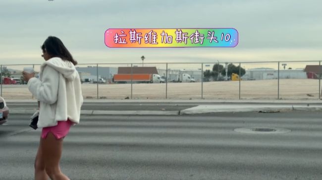 捷克街头搭讪-齐刘海银色波波头的贫乳便利店员